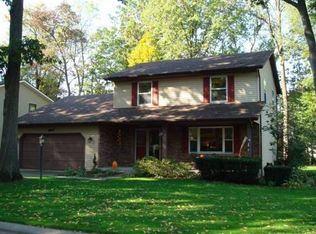 1847 Forest Edge Dr, Mishawaka, IN 46544