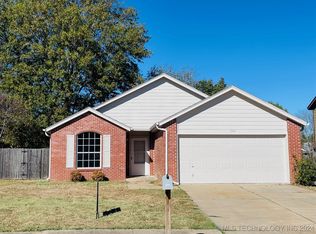 1504 W Edgewater Pl, Broken Arrow, OK 74012