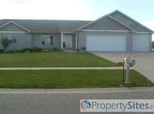7467 Brewer Dr, Hudsonville, MI