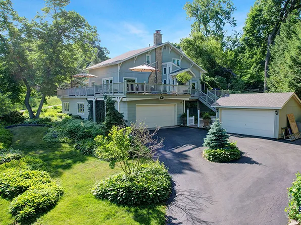 (undisclosed Address), Barrington, IL 60010