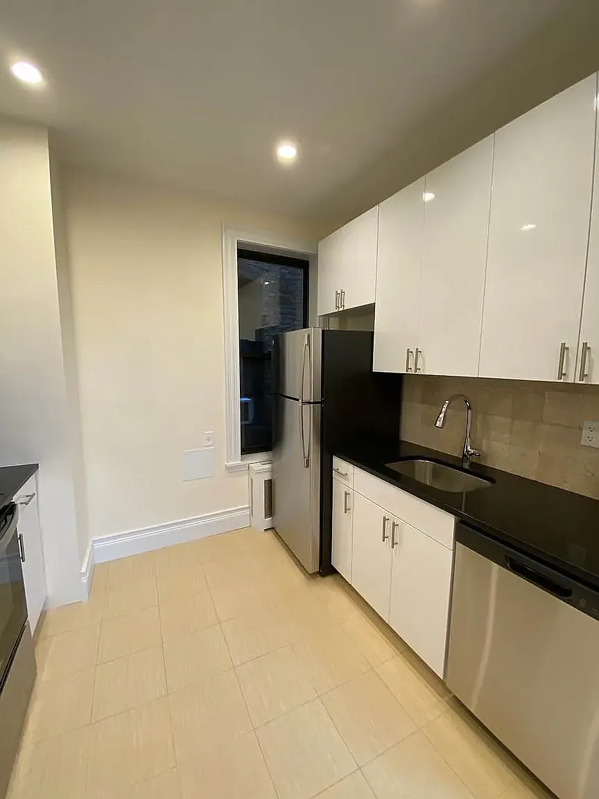 131 Thompson Street — Photo 3