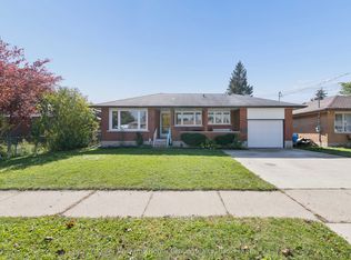 61 Fairlawn Rd, Kitchener, ON N2C 1X8