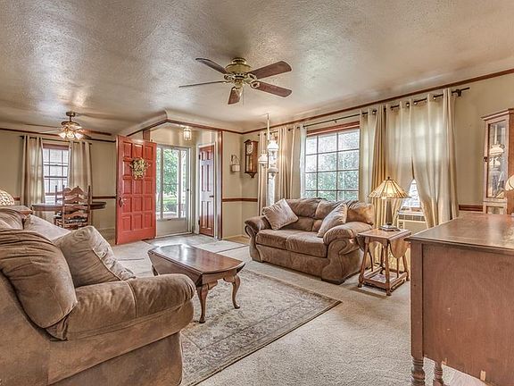 2nd image of 29604 Cresthaven Dr