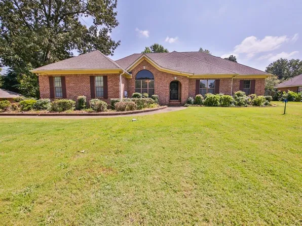 375 Lyndsey Dr, Brighton, TN 38011