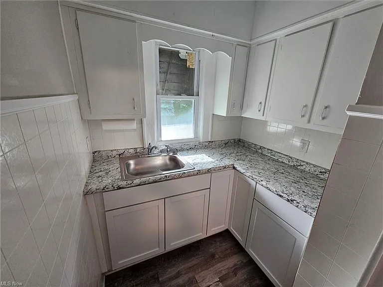 2802 E 118th St — Photo 11