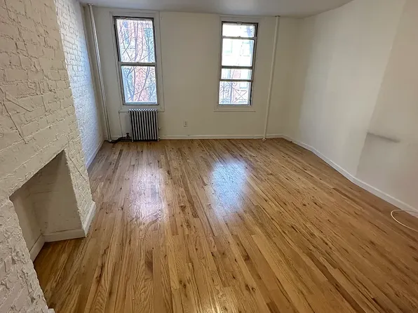 43 E 1st St #14A, New York, NY 10003