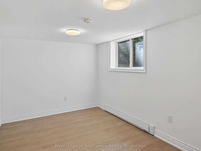 171 Hazlitt St #5 — Photo 5