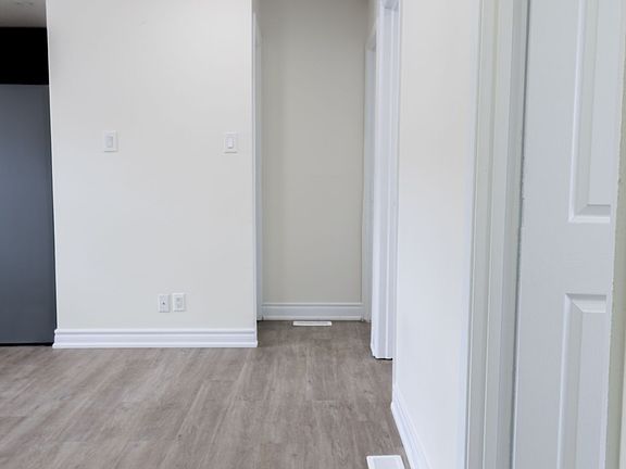 4th image of 88 Mary St W #1