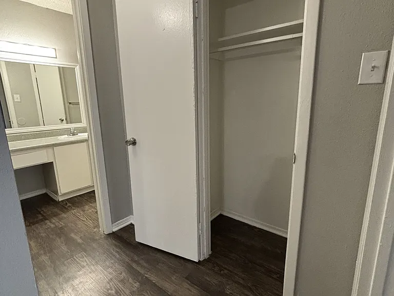1809 W Schunior Rd #212 — Photo 7