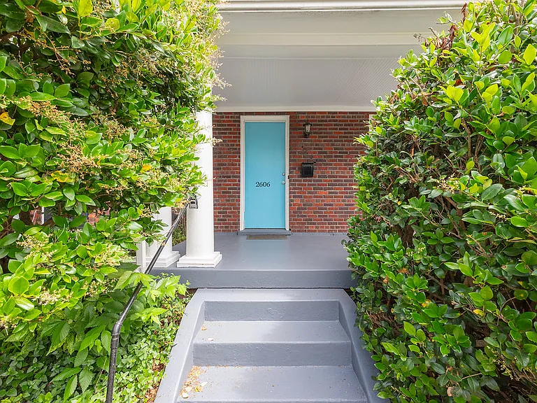 2606 Grayland Ave — Photo 2