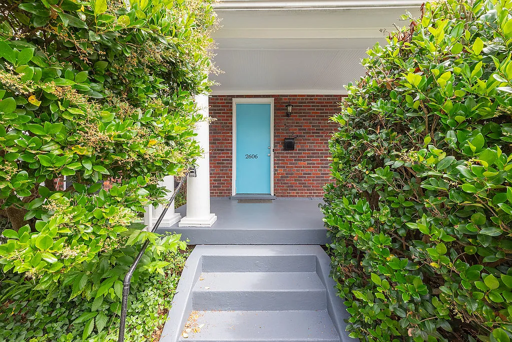 Building Photo - 2606 Grayland Ave