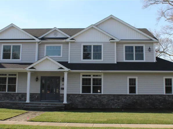 100 Moore Avenue, Massapequa Park, NY 11762