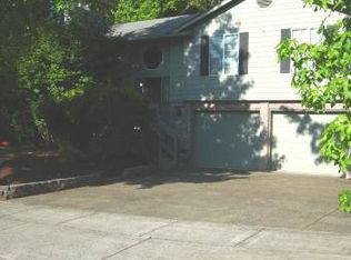 303 Oak St, Silverton, OR 97381