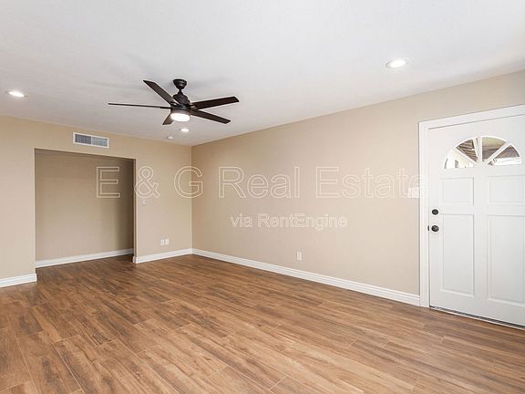 5th image of 1102 E Alameda Dr