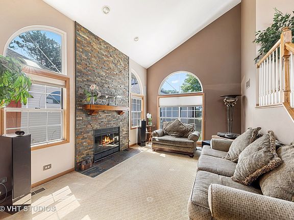 4th image of 1016 S Parkside Dr
