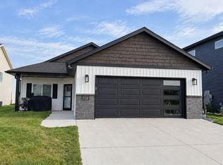 728 1st Ave, Horace, ND 58047