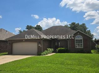 3144 W Melbourne St, Springfield, MO 65810