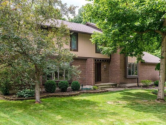 2nd image of 304 Shadywood Dr
