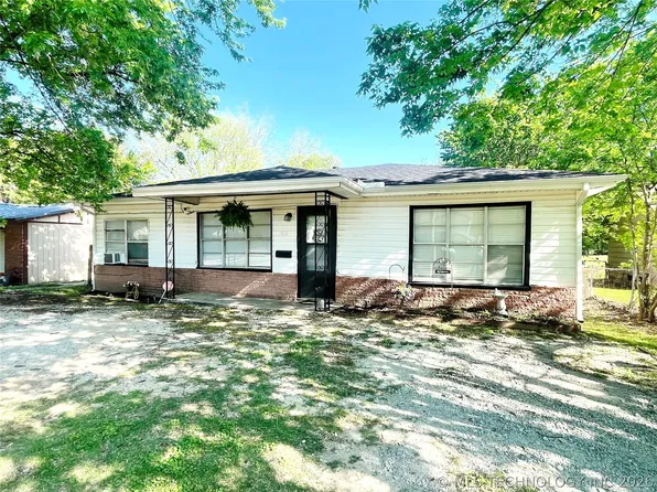 910 Orchard St, Ada, OK 74820