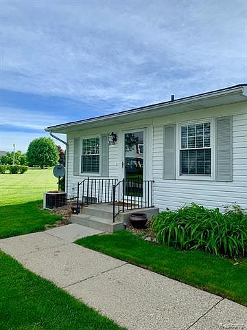 1st image of 274 Aqueduct Dr #1