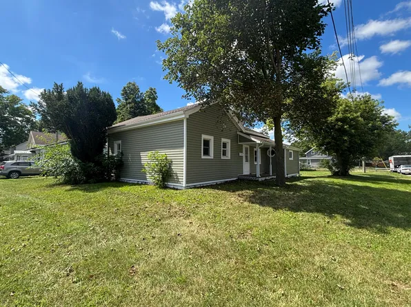 421 W Railroad St, Dowagiac, MI 49047