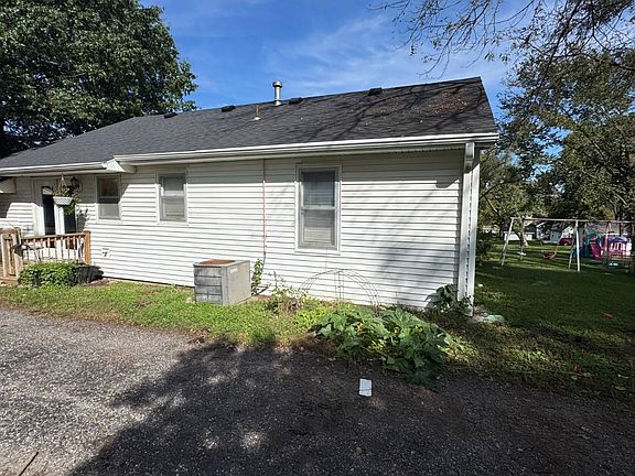 3rd image of 2404 Willard Ave