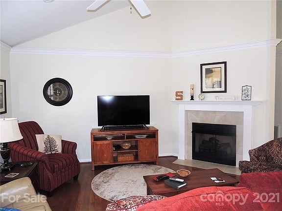 3rd image of 224 Charlestown Dr #8-A