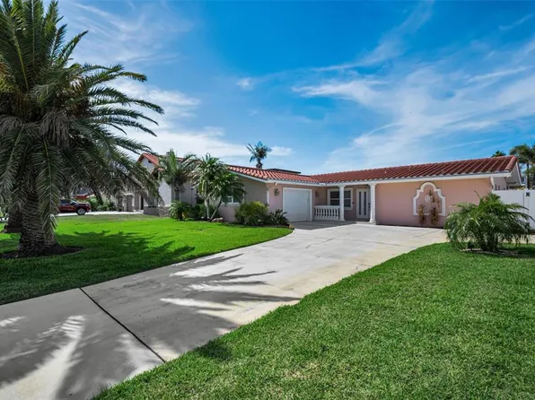 111 17th St, Belleair Beach, FL 33786