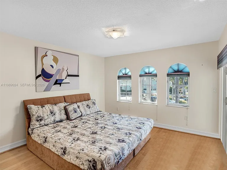20780 NE 32nd Ave — Photo 36