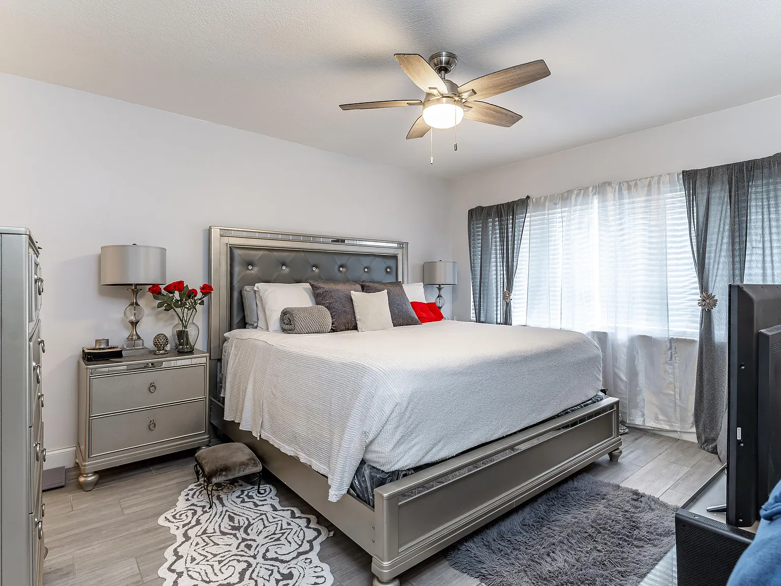 1 bed, 1.5 bath, 900 sqft, $1,650 — Photo 3