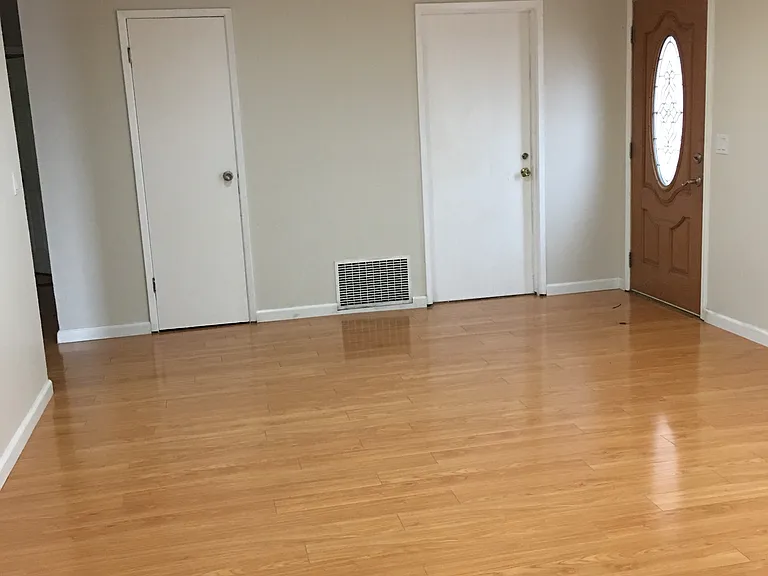 571 Gridley St — Photo 2