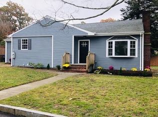 986 Thorndike St, New Bedford, MA 02745