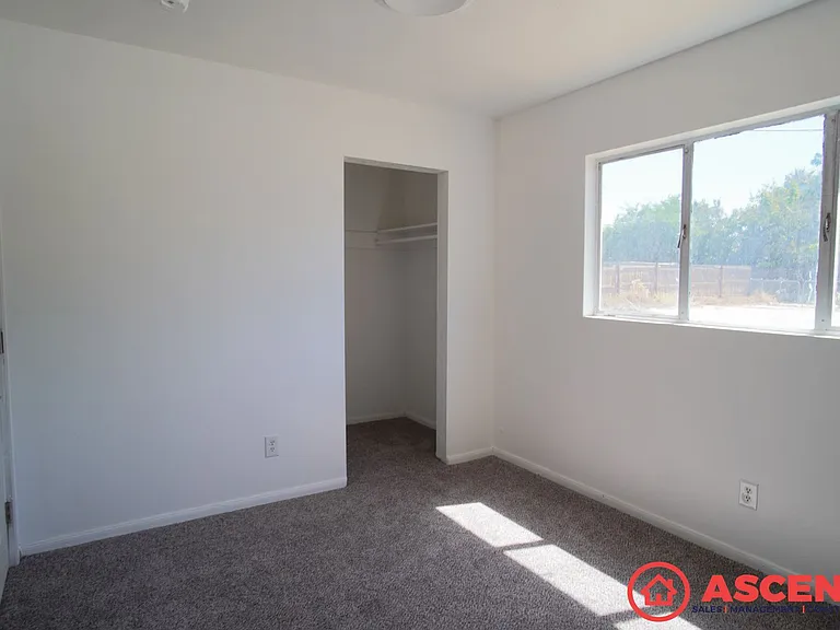25428 Barbara St — Photo 11