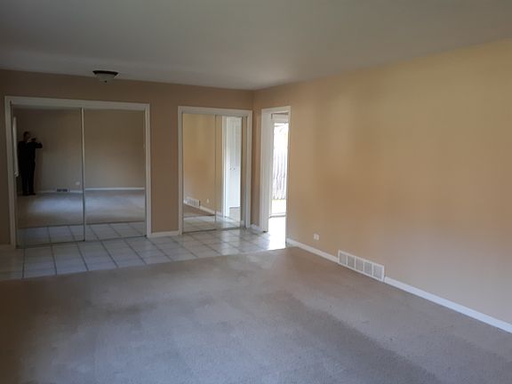 5th image of 319 E Wilson Ave