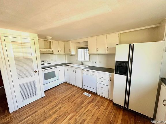 4th image of 221 Timber Drive