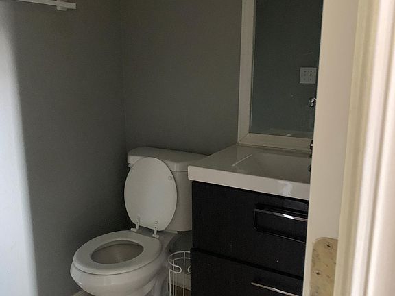 5th image of 329 Brookview Dr