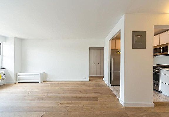 5th image of 275 South St #15S