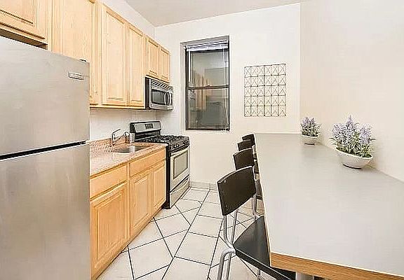 3rd image of 144 W 111th St #1A