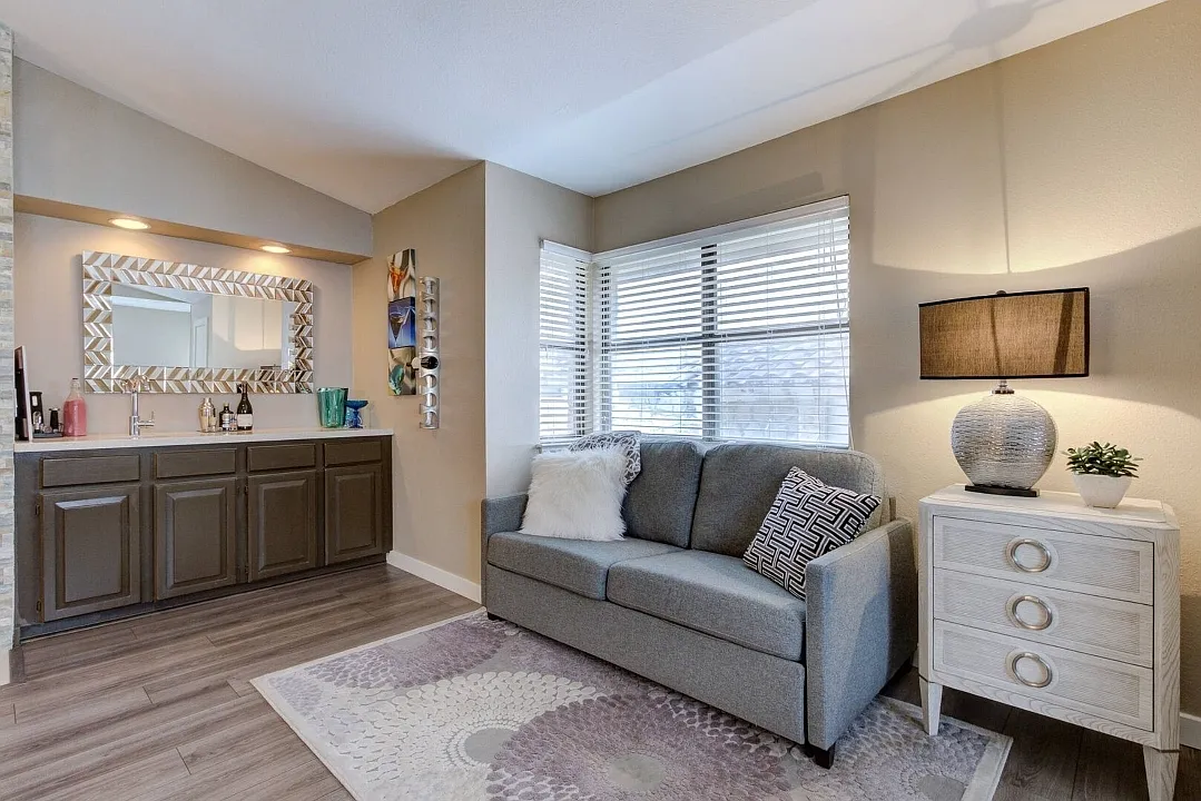 2 bed, 1335 sqft, $2,000 — Photo 1