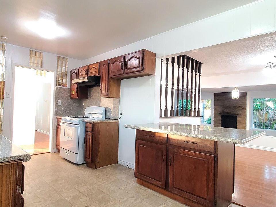 1st image of 122 N Mardina St