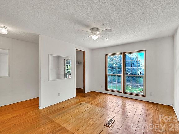 4th image of 284 Paul Gosnell Rd