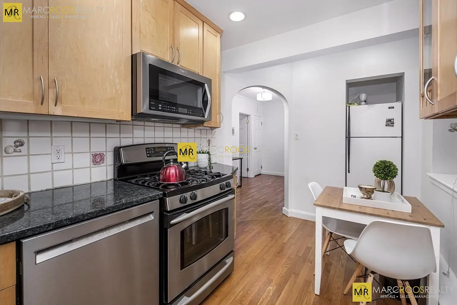 37 Commonwealth Ave — Photo 1