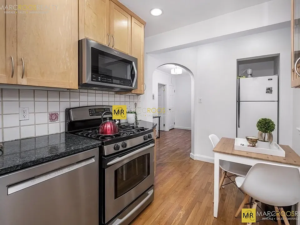 37 Commonwealth Ave #11