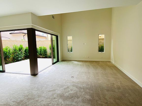 2nd image of 124 Lomita