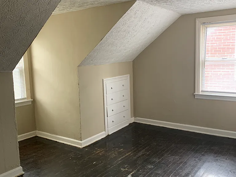 546 Butler Ave — Photo 32