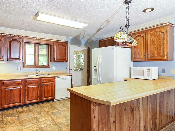 5th image of 110 Russwood Dr