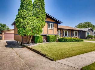 16819 Meadowdale Dr, Oak Forest, IL