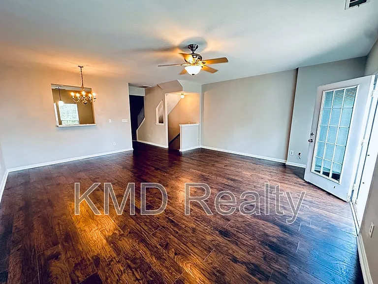 940 Tiger Ln — Photo 7