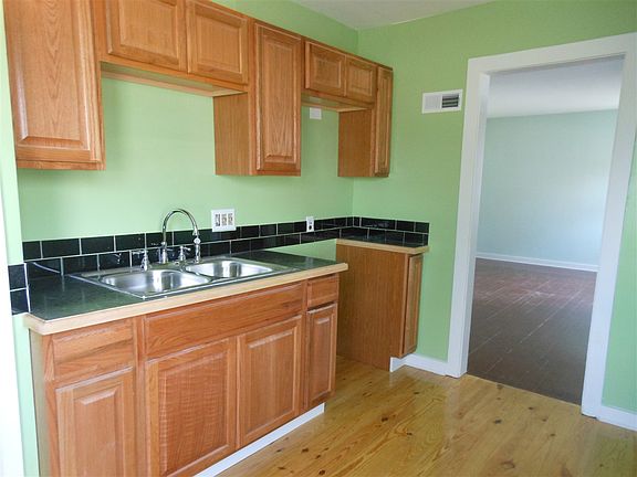 2nd image of 1025 Weiss St
