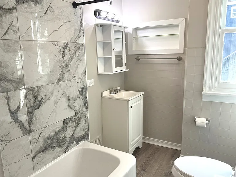 451 W New York St #1 — Photo 11